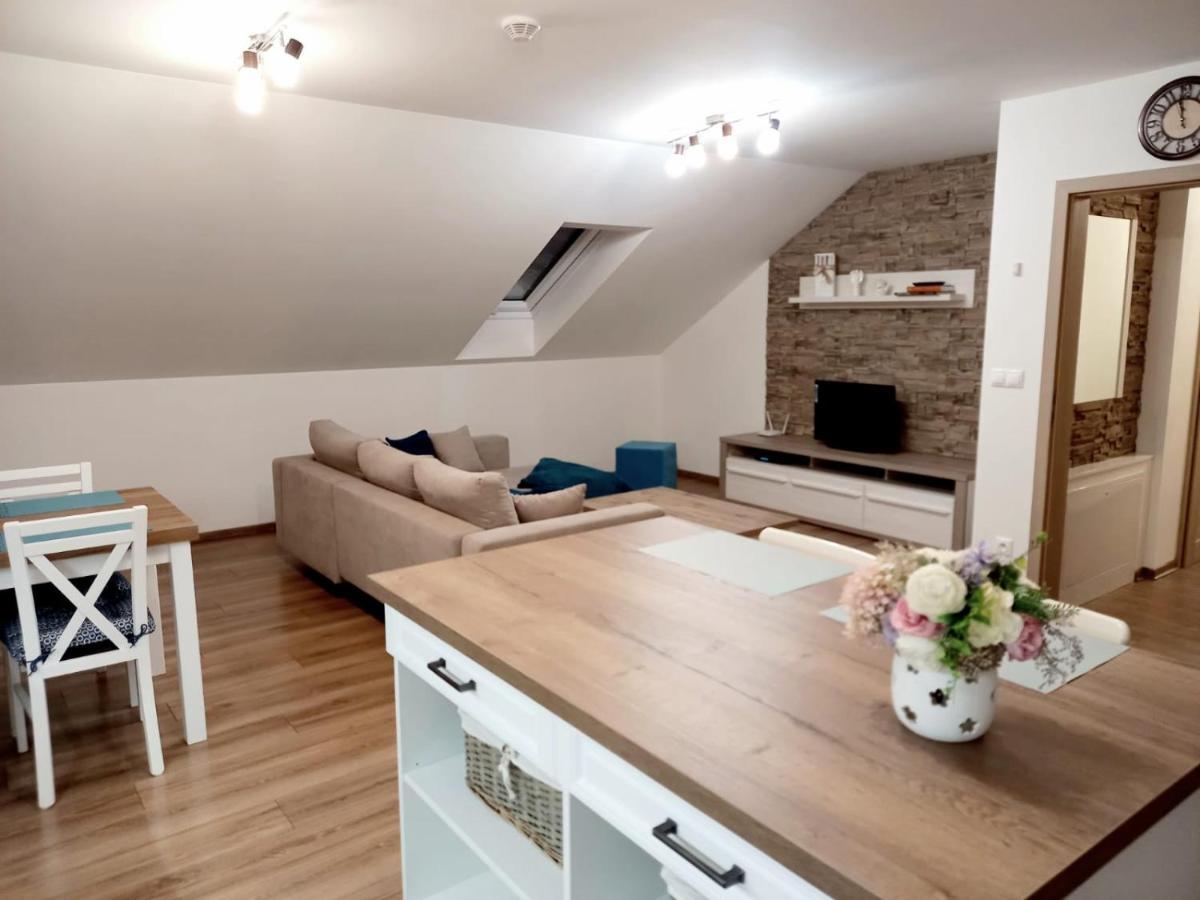 Apartman Pod Sivym Vrchom ซูเบเรซ ภายนอก รูปภาพ